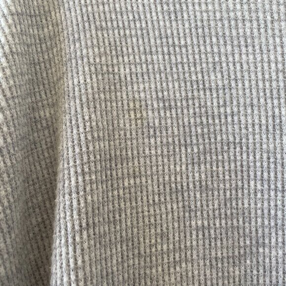 Mod Ref Gray Waffle Knit Long-Sleeve, Boxy‎ Cut  Cropped Top, Size M - Picture 5 of 6